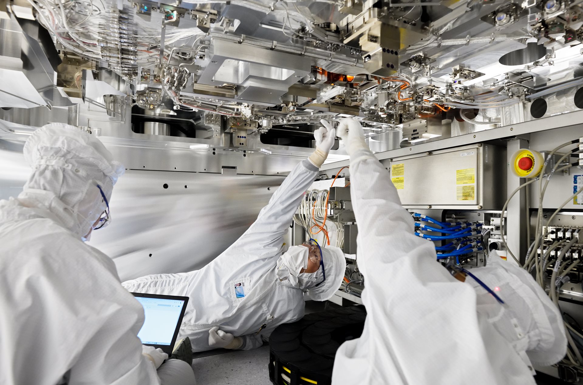 cleanroom euv wafer stage training cleanroom euv wafer stage training