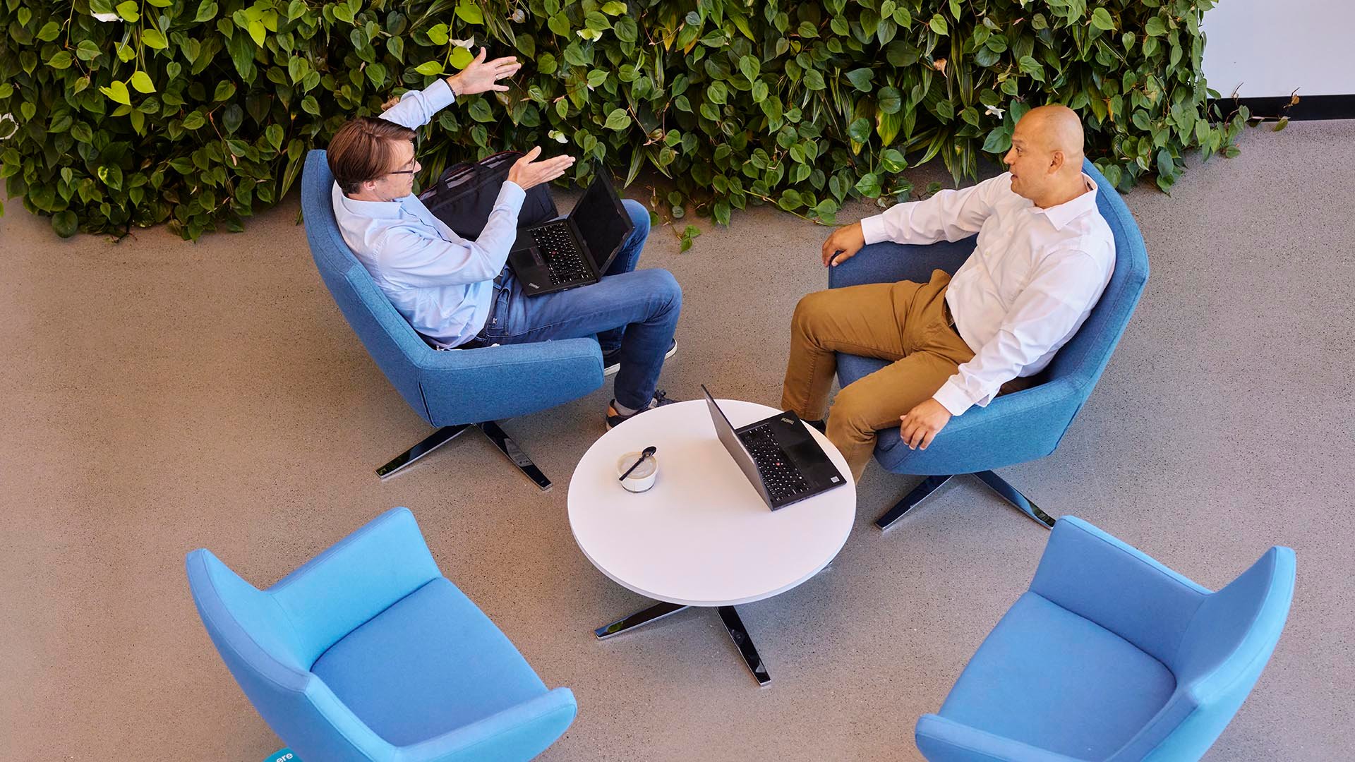 ASML Silicon Valley_Employees in lobby ASML Silicon Valley_Employees in lobby