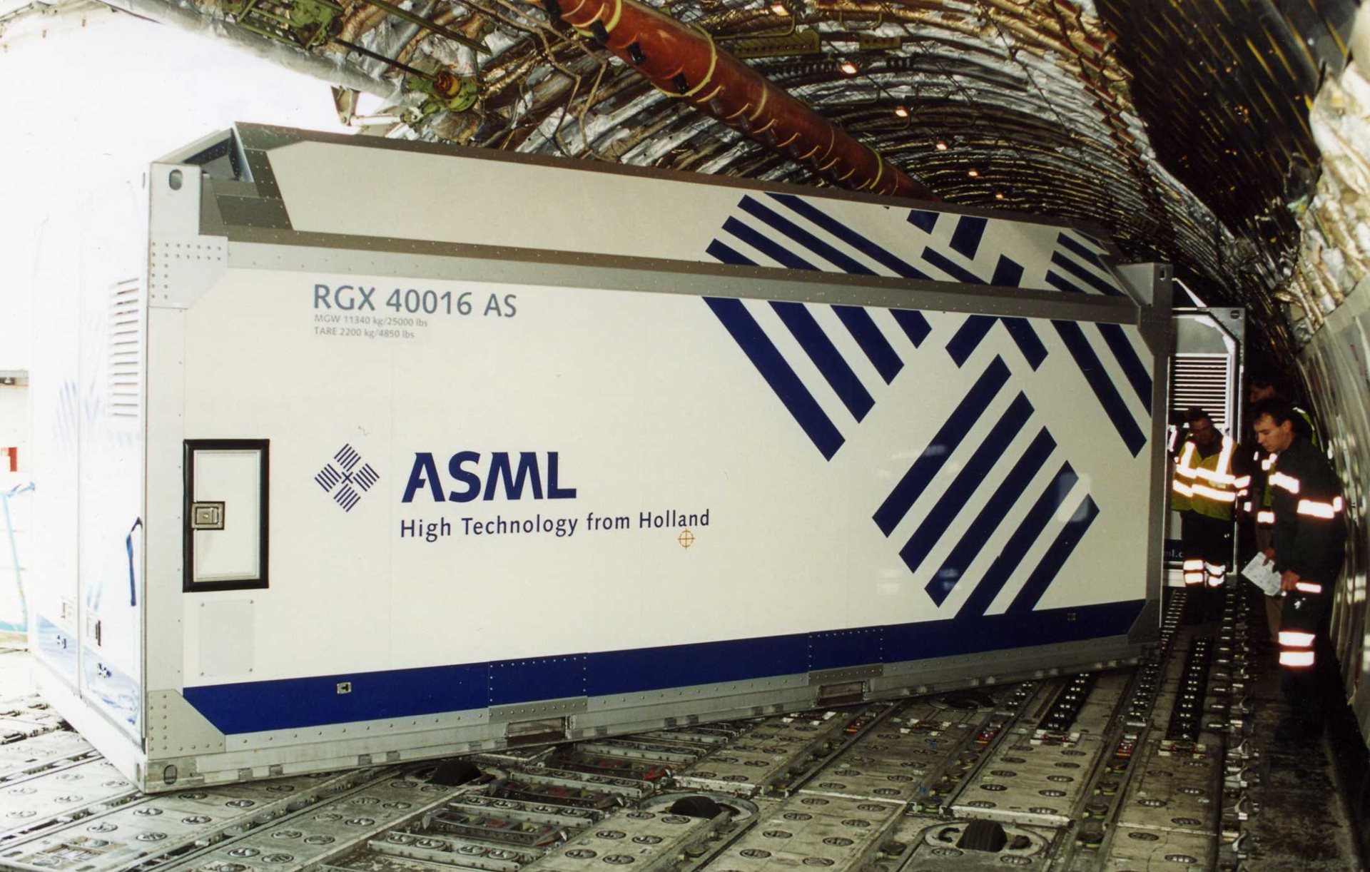 Shipping one of ASML's first TWINSCAN systems. Shipping one of ASML's first TWINSCAN systems.